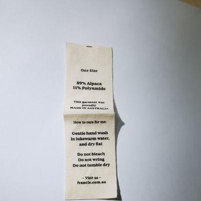 Fashion Damask Garment Woven Labels Embroidered Washable For Clothing