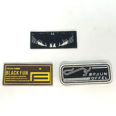 distintivi della toppa di 3D Logo Embossed Motif Rubber Silicone per abbigliamento di cucito