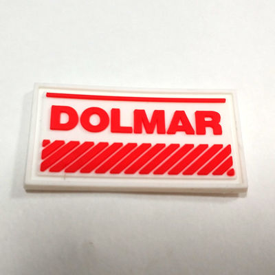 Il PVC molle su ordinazione del Hangtag 3D dell'abbigliamento di marca rattoppa per i cappelli delle borse delle scarpe